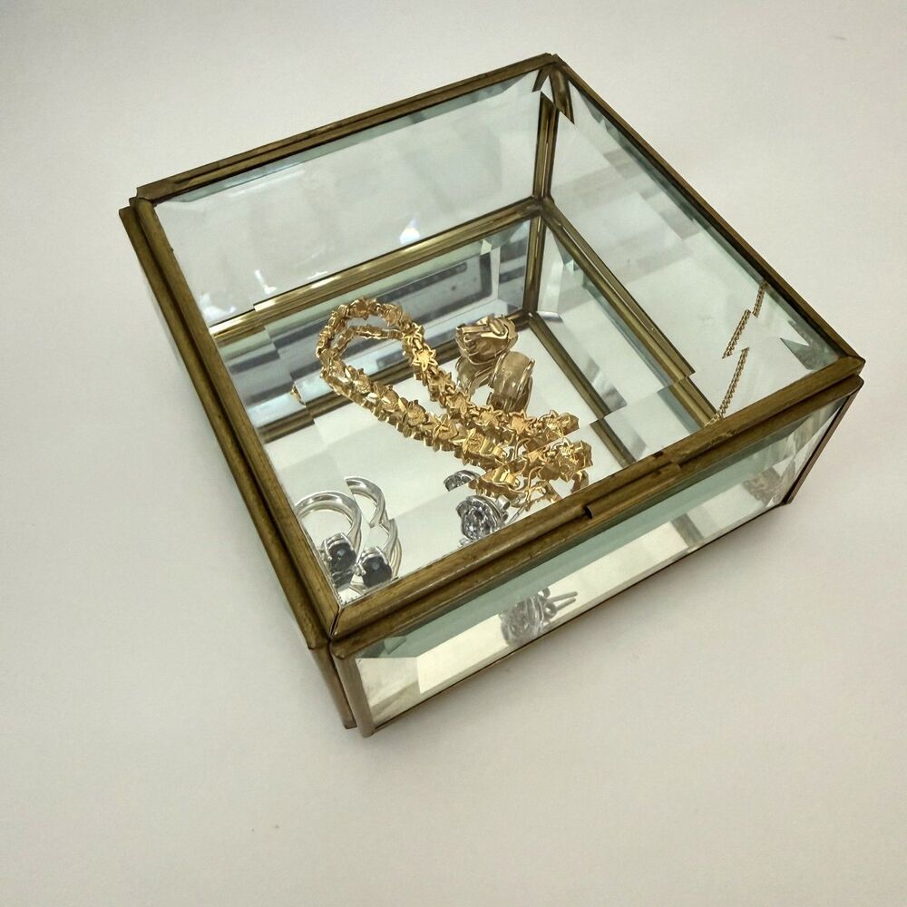 Vintage Transparent Glass square display jewelry box organizer clear lid